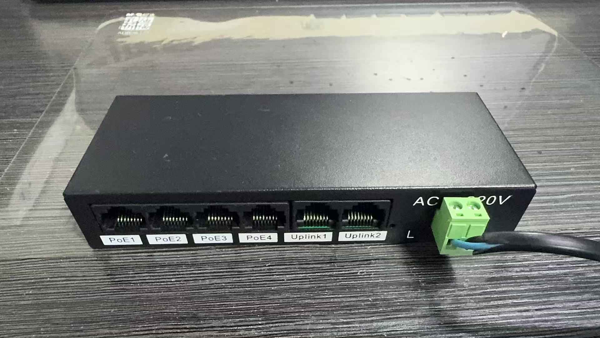 Poe Switch NF1006-32W — Uskuna